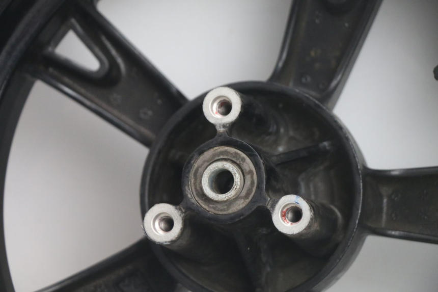 photo de ARO DIANTEIRO E PNEU PEUGEOT KISBEE 4T 50 (2018 - 2022) - Marcações e referências