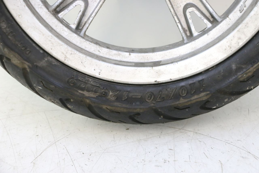photo de ARO DIANTEIRO E PNEU PEUGEOT KISBEE 4T 50 (2010 - 2017) - Marcações e referências