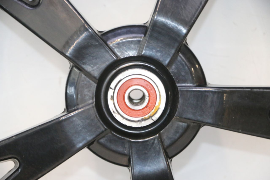 photo de ARO DIANTEIRO E PNEU PEUGEOT KISBEE 4T 50 (2023 - 2026) - Ângulo alternativo