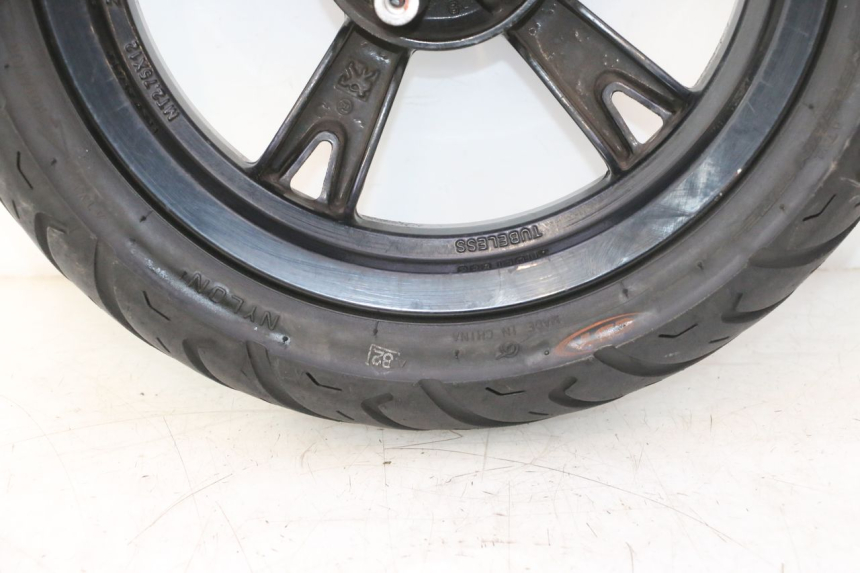 photo de ARO DIANTEIRO E PNEU PEUGEOT KISBEE 4T 50 (2023 - 2026) - Zoom de qualidade