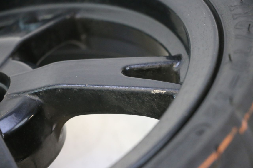 photo de ARO DIANTEIRO E PNEU PEUGEOT KISBEE 4T 50 (2023 - 2026) - Pontos de fixação