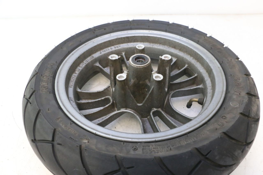 photo de ARO DIANTEIRO E PNEU KYMCO LIKE 125 (2009 - 2016) - Zoom do estado de desgaste