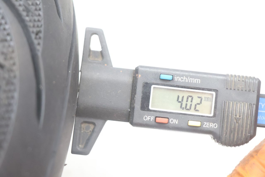 photo de ARO DIANTEIRO E PNEU PEUGEOT LUDIX BLASTER 50 (2006 - 2014) - Imagem adicional