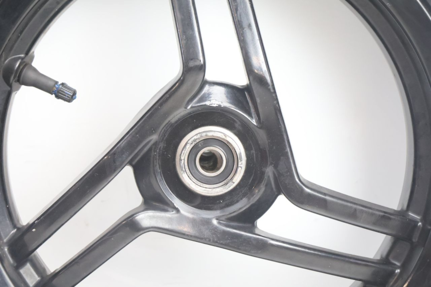 photo de ARO DIANTEIRO E PNEU PEUGEOT LUDIX BLASTER 50 (2006 - 2014) - Outro ângulo de visão
