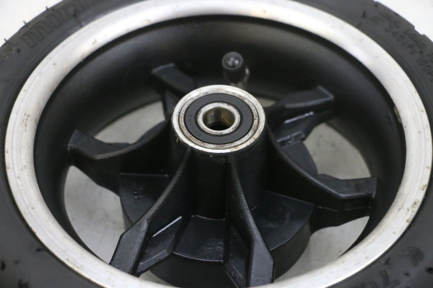 photo de ARO DIANTEIRO E PNEU DUALTRON MINI SPECIAL 1 - Detalhes característicos