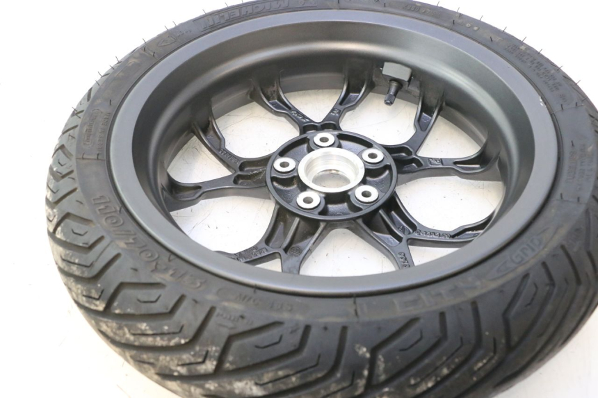 photo de ARO DIANTEIRO E PNEU PIAGGIO MP3 HPE 530 (2022 - 2026) - Zoom do estado de desgaste