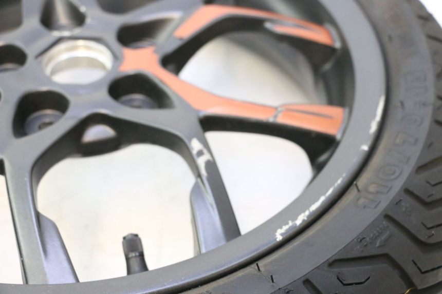 photo de ARO DIANTEIRO E PNEU PIAGGIO MP3 HPE 530 (2022 - 2026) - Pontos de fixação