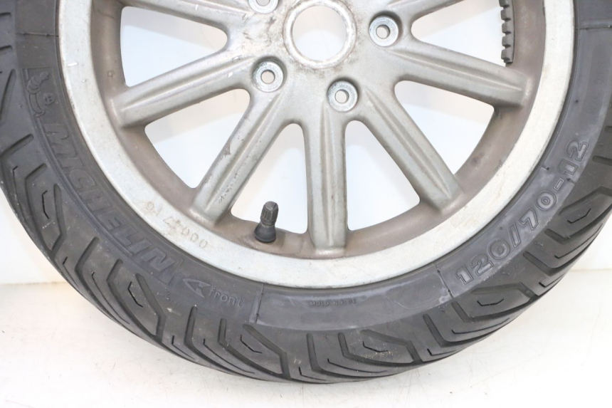 photo de ARO DIANTEIRO E PNEU PIAGGIO MP3 125 (2006 - 2014) - Pontos de fixação