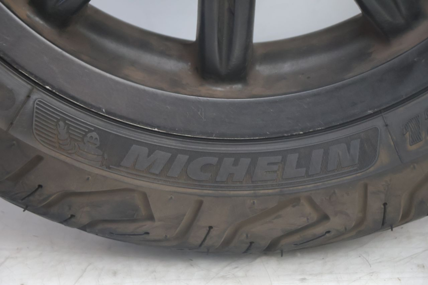 photo de ARO DIANTEIRO E PNEU PIAGGIO MP3 500 (2011 - 2015) - Detalhes característicos