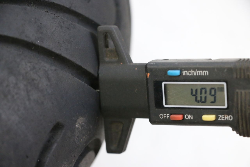 photo de ARO DIANTEIRO E PNEU YAMAHA NEO'S NEOS 2T 50 (1998 - 2007) - Zoom do estado de desgaste