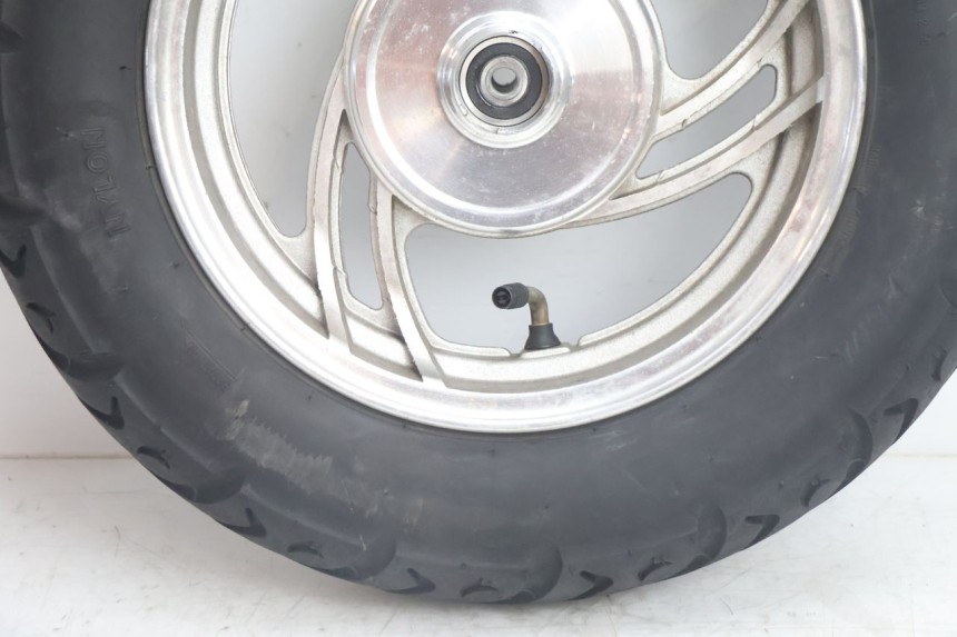 photo de ARO DIANTEIRO E PNEU JM MOTORS OLDIES 4T 50 (2020 - 2026) - Zoom do estado de desgaste