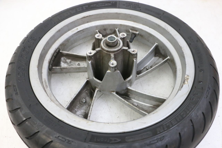 photo de ARO DIANTEIRO E PNEU PEUGEOT CITYSTAR 125 (2011 - 2017) - Pontos de fixação
