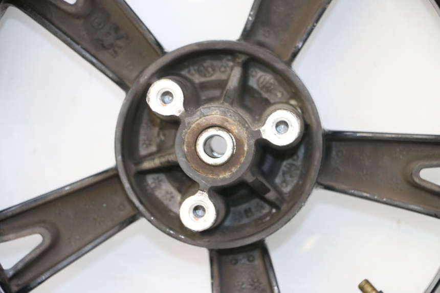 photo de ARO DIANTEIRO E PNEU PEUGEOT KISBEE 4T 50 (2018 - 2022) - Vista de perto