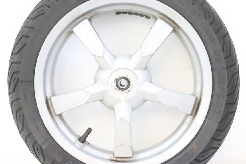 photo de ARO DIANTEIRO E PNEU PEUGEOT SATELIS 125 (2013 - 2018) - Detalhes característicos