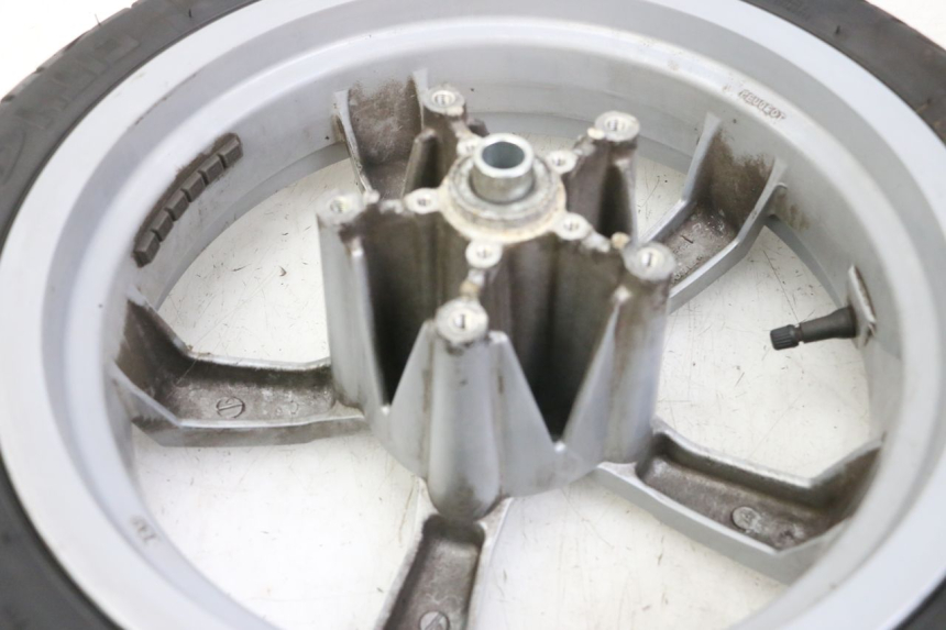 photo de ARO DIANTEIRO E PNEU PEUGEOT SATELIS 125 (2013 - 2018) - Outro ângulo de visão