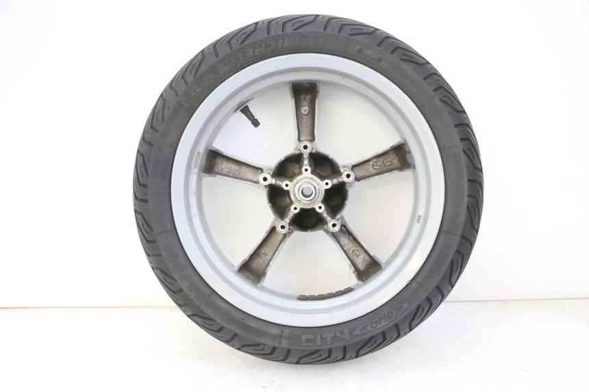 photo de ARO DIANTEIRO E PNEU PEUGEOT SATELIS 125 (2013 - 2018) - Pontos de fixação