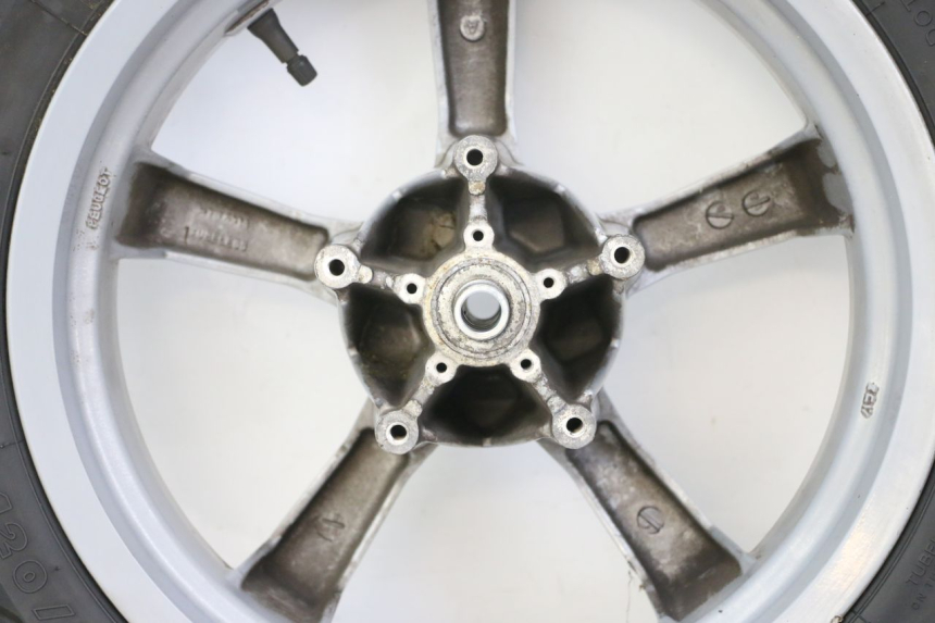 photo de ARO DIANTEIRO E PNEU PEUGEOT SATELIS 125 (2013 - 2018) - Estado da superfície
