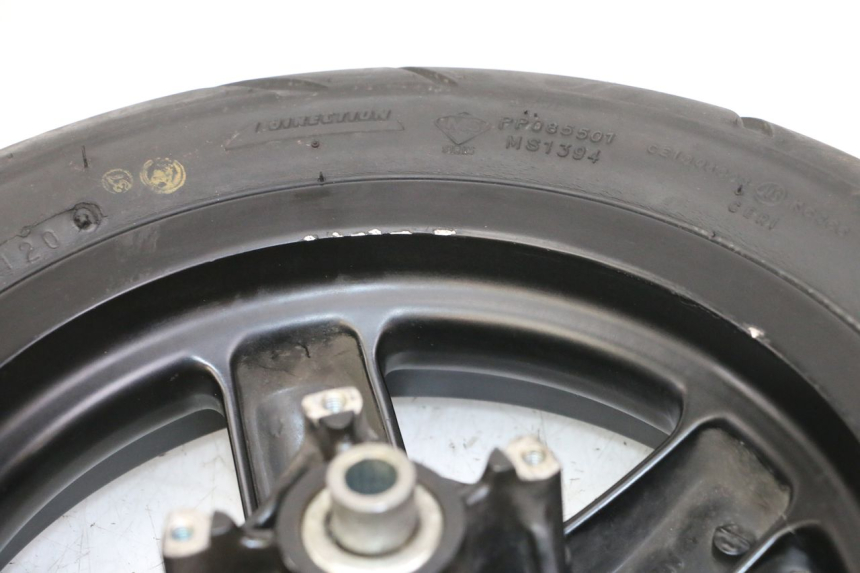 photo de ARO DIANTEIRO E PNEU PIAGGIO ZIP 4T 50 (2018 - 2020) - Pontos de fixação