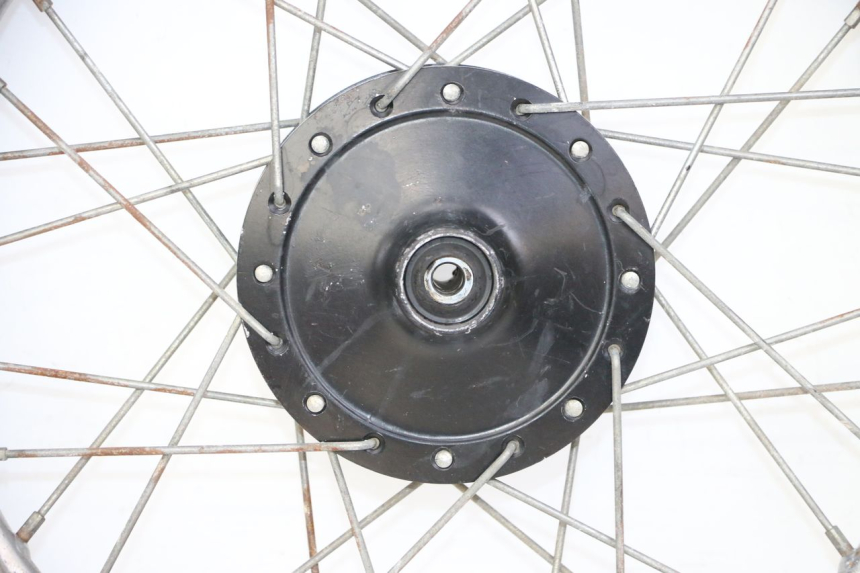 photo de ARO DIANTEIRO E PNEU YAMAHA PW 80 (1983 - 2014) - Ângulo alternativo