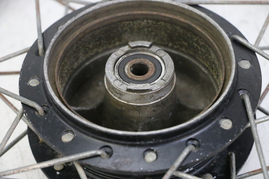 photo de ARO DIANTEIRO E PNEU YAMAHA PW 80 (1983 - 2014) - Ampliação técnica
