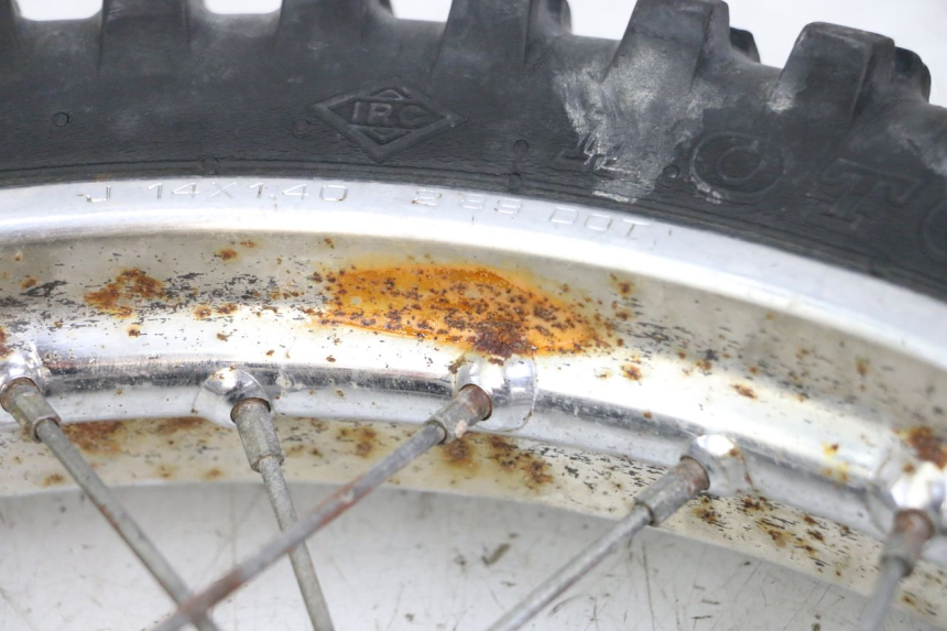 photo de ARO DIANTEIRO E PNEU YAMAHA PW 80 (1983 - 2014) - Pontos de fixação