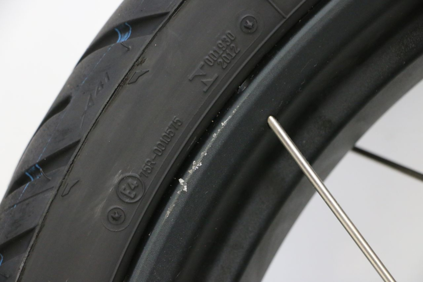 photo de ARO DIANTEIRO E PNEU BMW R GS 1250 (2021 - 2024) - Vista de perto
