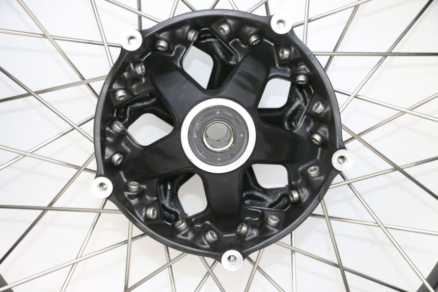 photo de ARO DIANTEIRO E PNEU BMW R GS 1250 (2021 - 2024) - Vista de perfil