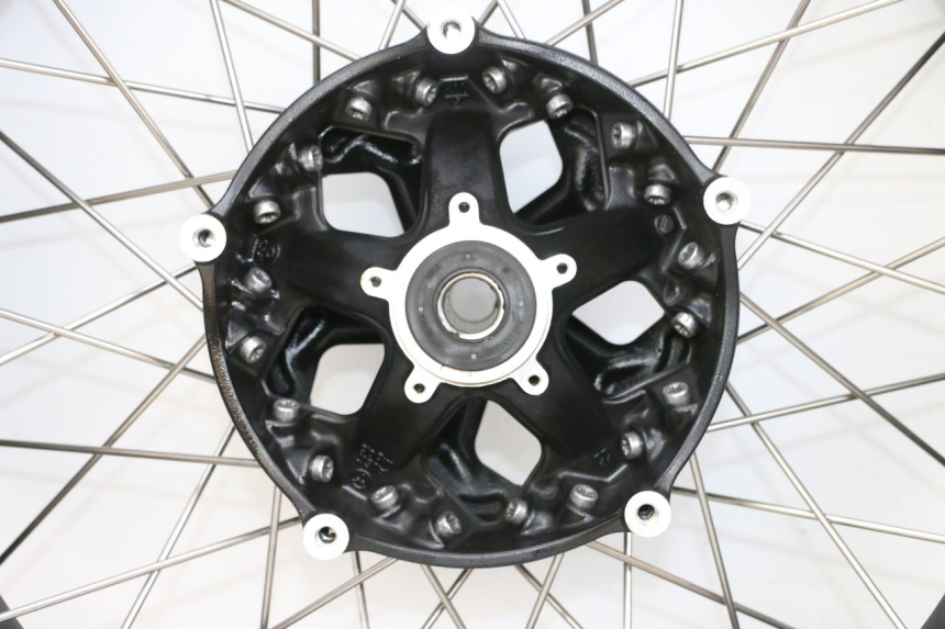 photo de ARO DIANTEIRO E PNEU BMW R GS 1250 (2021 - 2024) - Detalhe da peça