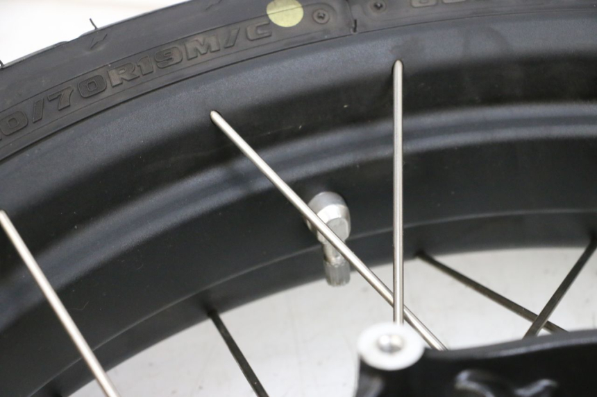 photo de ARO DIANTEIRO E PNEU BMW R GS 1250 (2021 - 2024) - Marcações e referências