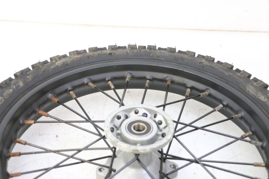 photo de ARO DIANTEIRO E PNEU APOLLO RFZ 125 - Pontos de fixação