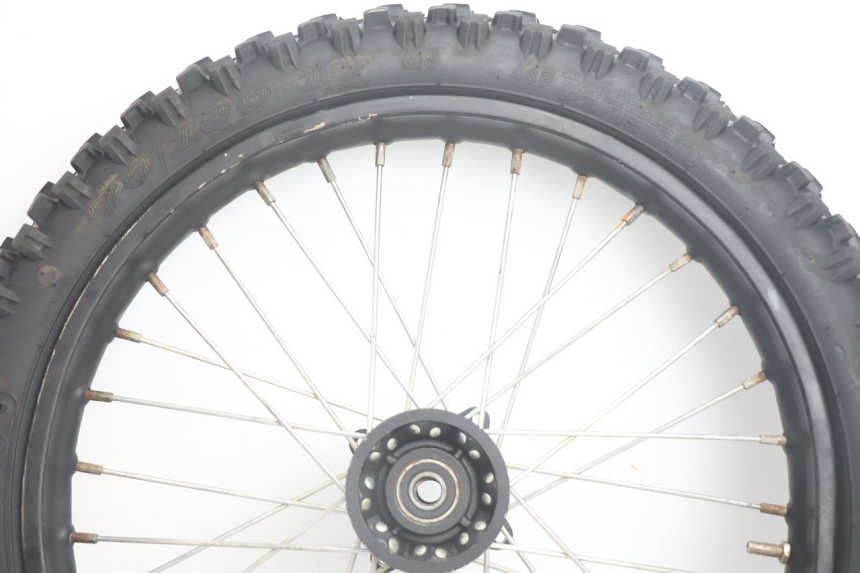 photo de ARO DIANTEIRO E PNEU APOLLO RFZ 125 - Detalhe da peça