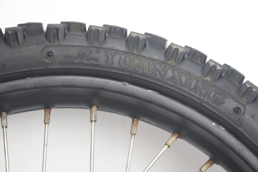 photo de ARO DIANTEIRO E PNEU APOLLO RFZ 125 - Detalhes característicos