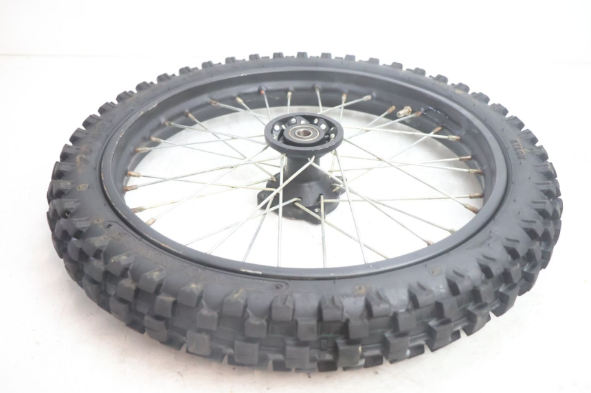 photo de ARO DIANTEIRO E PNEU APOLLO RFZ 125 - Pontos de fixação