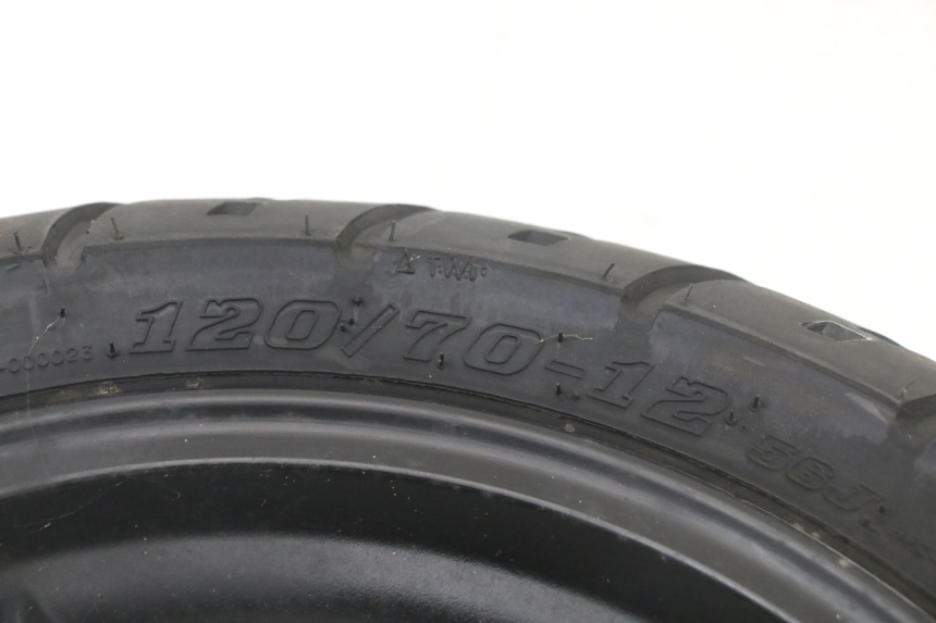 photo de ARO DIANTEIRO E PNEU TNT MOTOR ROMA 10' 2T 50 (2011 - 2018) - Detalhes característicos