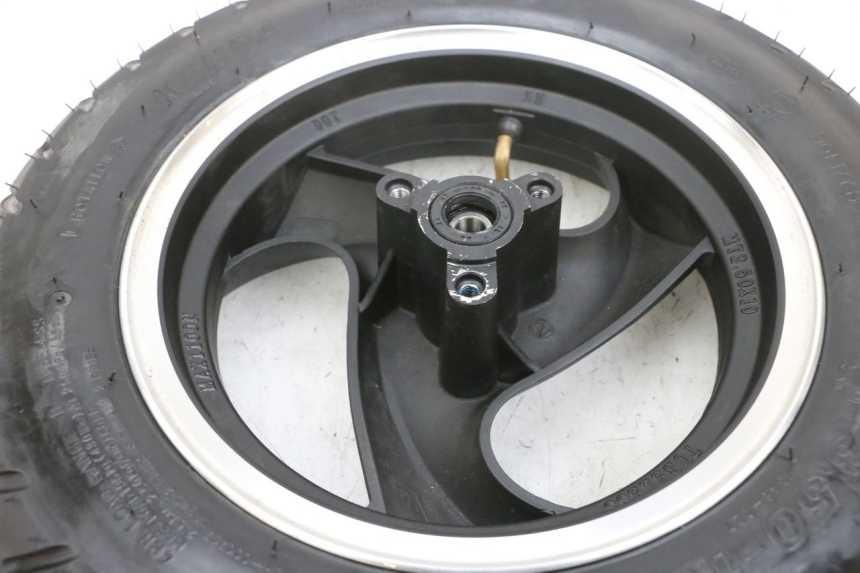 photo de ARO DIANTEIRO E PNEU JM MOTORS SANTANA EVO 50 (2024 - 2026) - Outro ângulo de visão