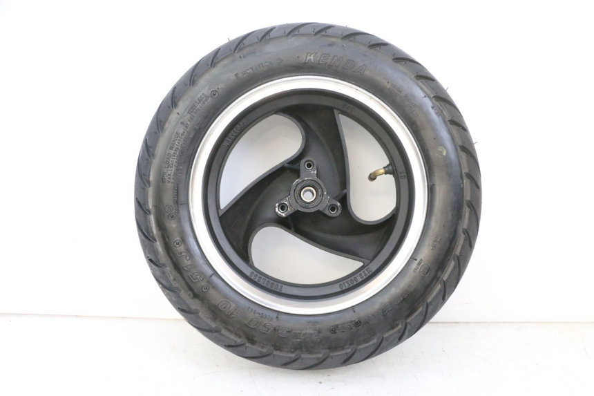 photo de ARO DIANTEIRO E PNEU JM MOTORS SANTANA EVO 50 (2024 - 2026) - Pontos de fixação