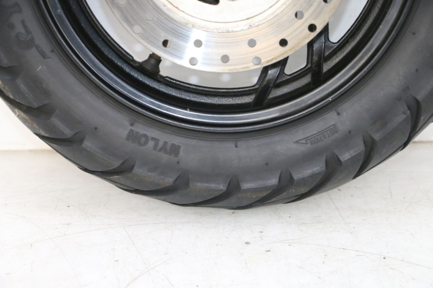 photo de ARO DIANTEIRO E PNEU JM MOTORS SANTANA 50 (2014 - 2023) - Detalhes característicos