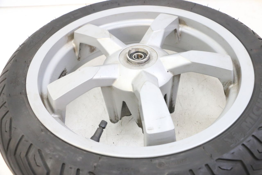photo de ARO DIANTEIRO E PNEU PEUGEOT SATELIS 125 (2013 - 2018) - Ampliação técnica