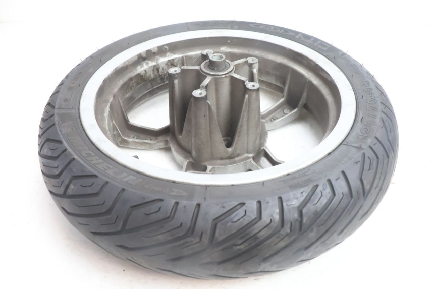 photo de ARO DIANTEIRO E PNEU PEUGEOT SATELIS 125 (2006 - 2009) - Detalhes característicos