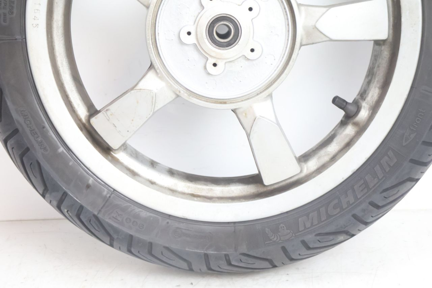 photo de ARO DIANTEIRO E PNEU PEUGEOT SATELIS 125 (2006 - 2009) - Zoom do estado de desgaste