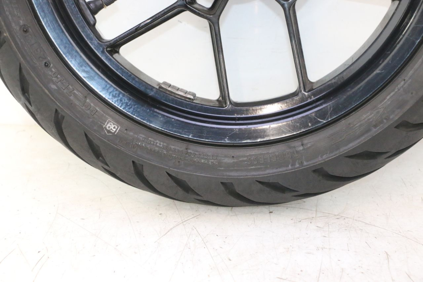 photo de ARO DIANTEIRO E PNEU APRILIA SR 2T 50 (2012 - 2017) - Detalhes característicos