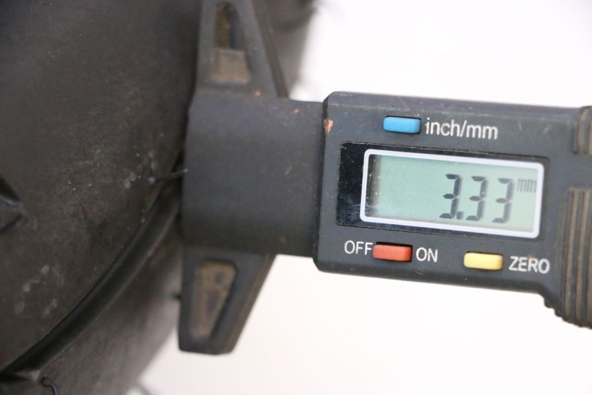 photo de ARO DIANTEIRO E PNEU DUCATI SS IE DS CARENEE 1000 (2002 - 2006) - Pontos de fixação