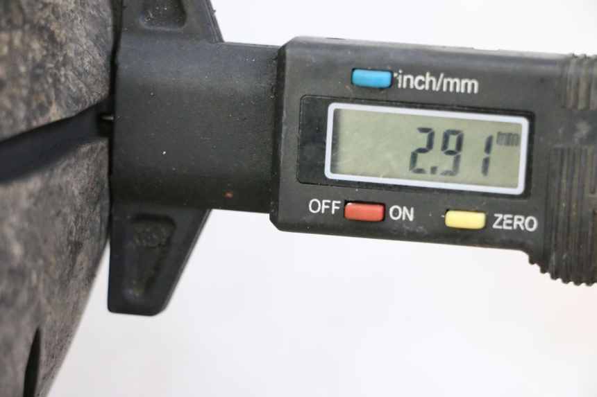 photo de ARO DIANTEIRO E PNEU HONDA ST PAN EUROPEAN 1300 (2002 - 2013) - Detalhe da peça