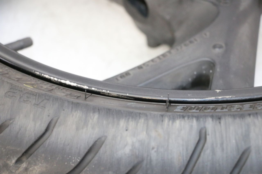 photo de ARO DIANTEIRO E PNEU HONDA ST PAN EUROPEAN 1300 (2002 - 2013) - Estado da superfície
