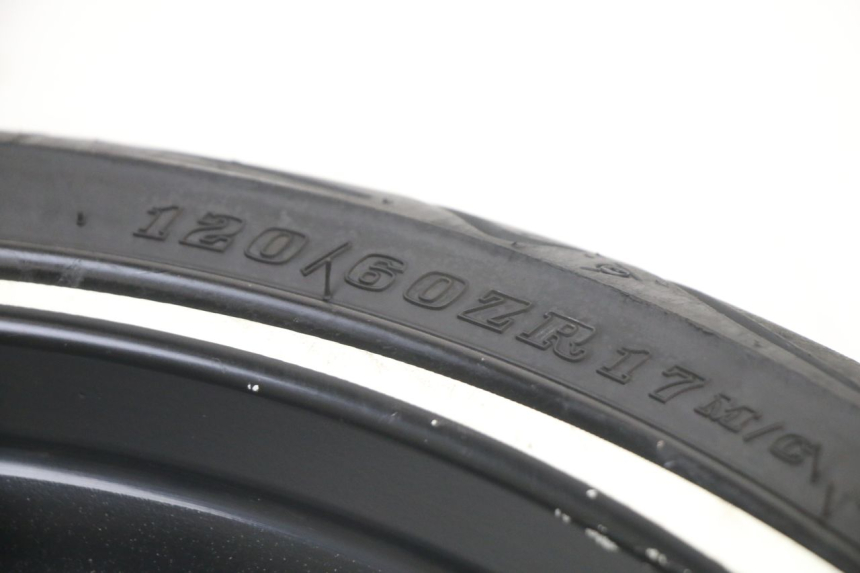 photo de ARO DIANTEIRO E PNEU SUZUKI GSF S BANDIT 600 (2000 - 2004) - Vista de perto