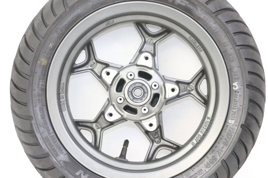 photo de ARO DIANTEIRO E PNEU APRILIA SXR 50 (2021 - 2023) - Marcações e referências