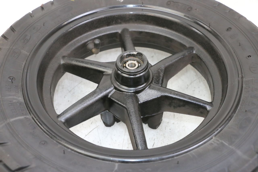 photo de ARO DIANTEIRO E PNEU TNT MOTOR ROMA 10' 4T 50 (2019 - 2022) - Zoom do estado de desgaste