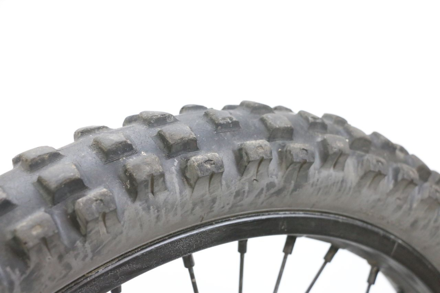 photo de ARO DIANTEIRO E PNEU YAMAHA TTR 125 (2000 - 2020) - Detalhe da peça