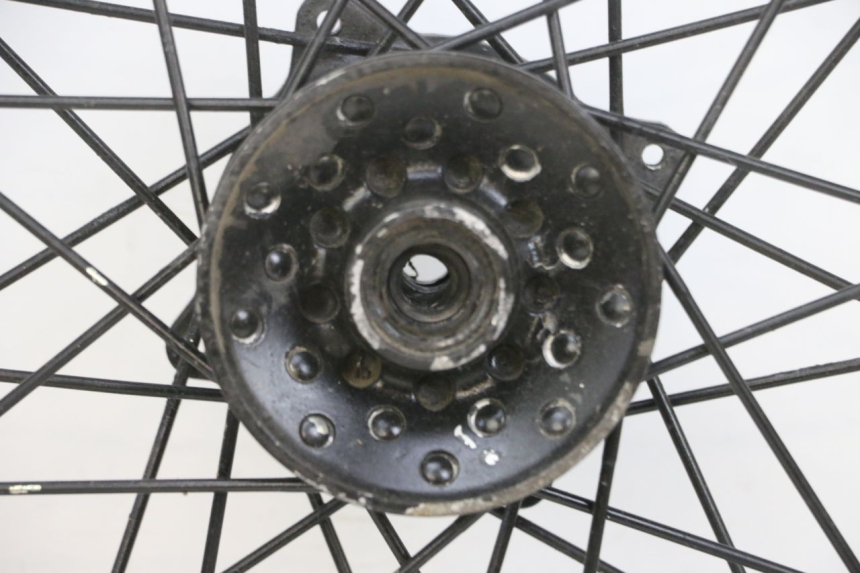 photo de ARO DIANTEIRO E PNEU YAMAHA TTR 125 (2000 - 2020) - Vista de perto