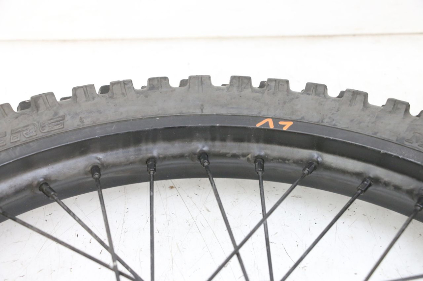 photo de ARO DIANTEIRO E PNEU YAMAHA TTR 125 (2000 - 2020) - Marcações e referências